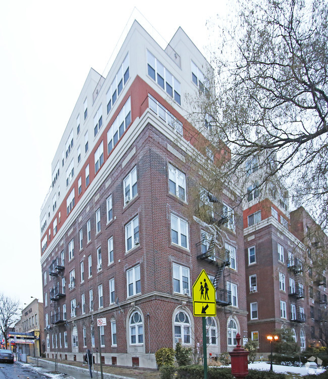 Foto del edificio - 490 Ocean Parkway