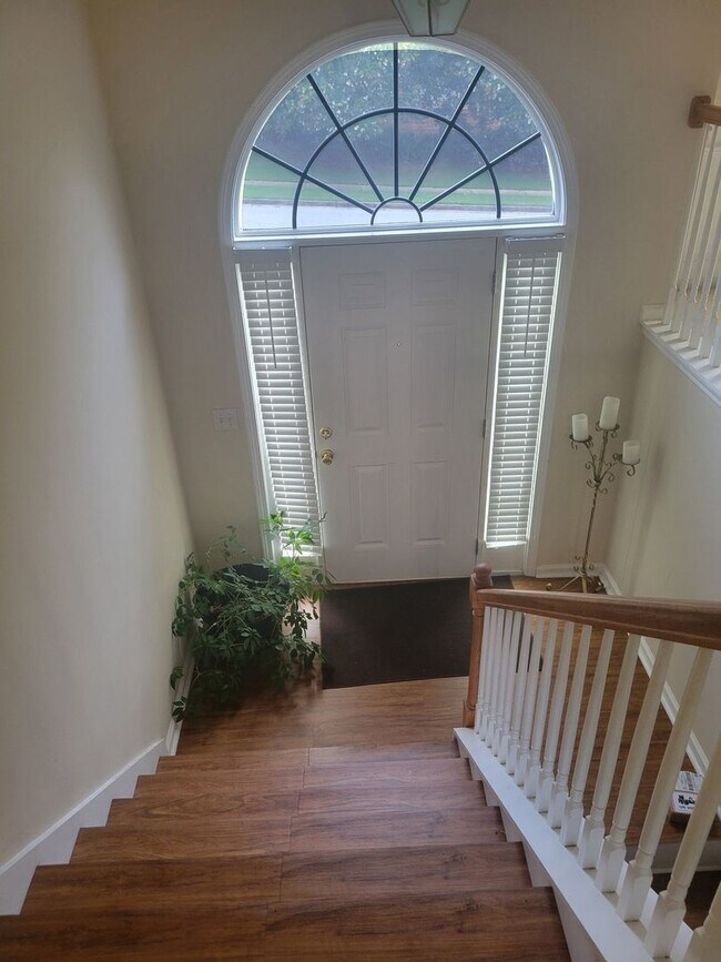 Foto del edificio - Charming 4 BR 3 BT House in Covington