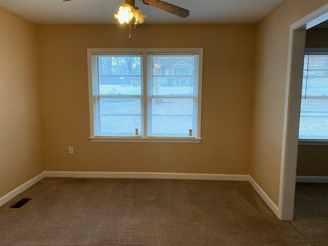 Building Photo - 3323 Scenic Terrace