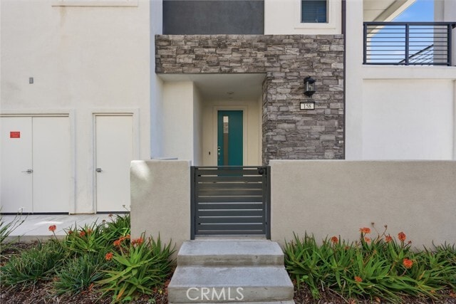 Building Photo - 158 Restore