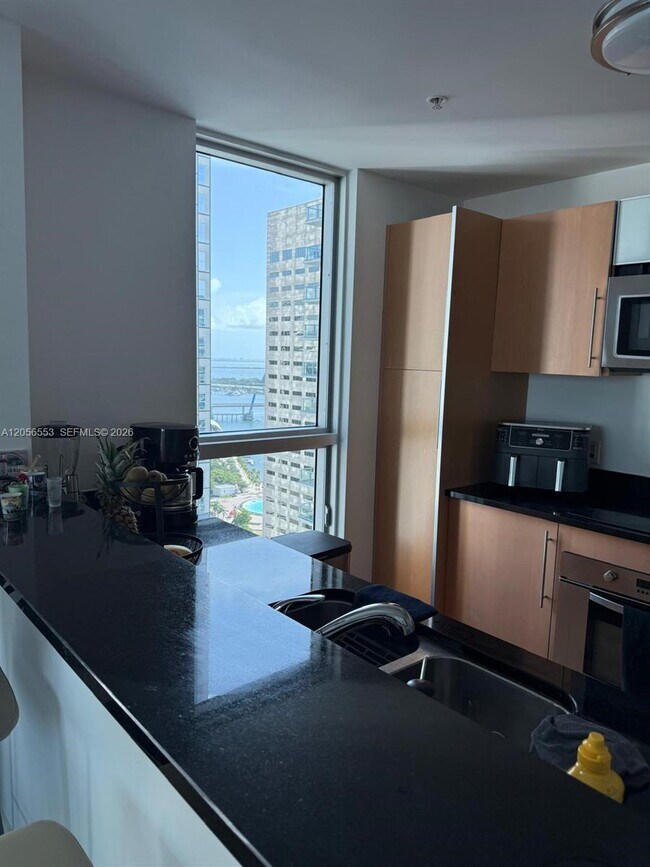 Foto del edificio - 300 S Biscayne Blvd