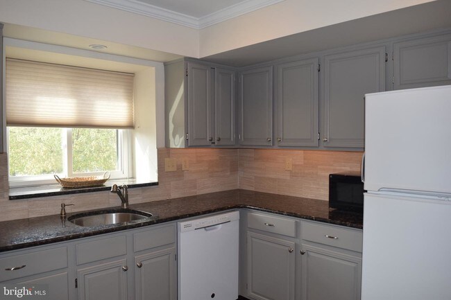 Building Photo - 2821 Eagle Rd