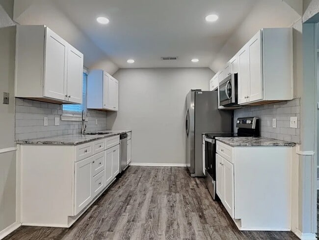 Foto del edificio - 748 James Cir