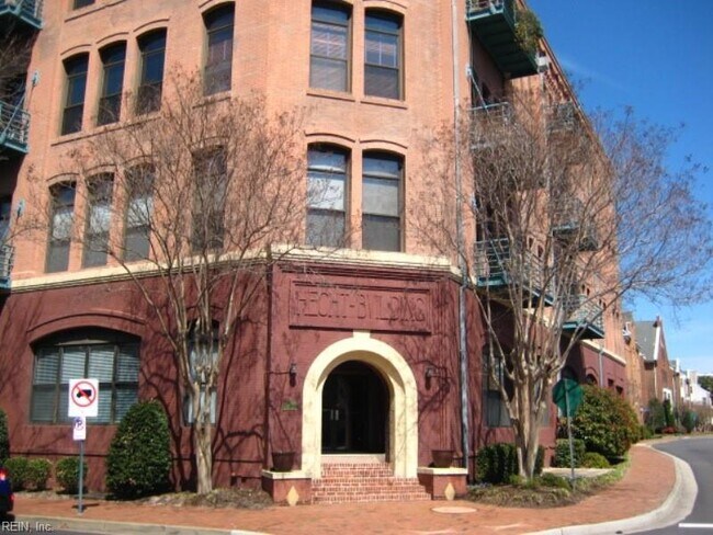 Foto del edificio - 230 W Tazewell St