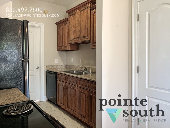 Building Photo - 116 S Elm St