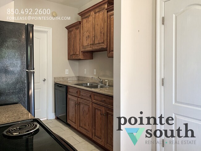 Building Photo - Townhome in Foley!