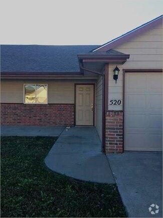 Building Photo - 520 Stonemont Dr