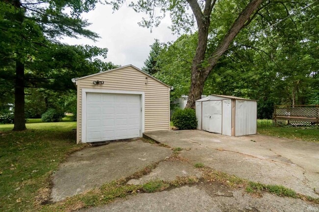 Building Photo - 3117 Oswego Ave
