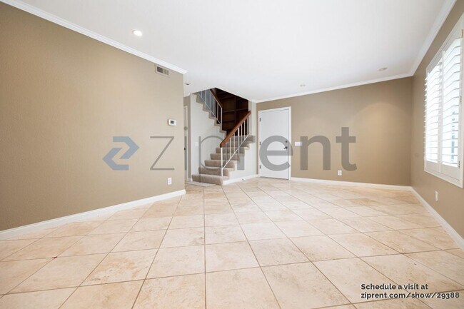 Foto del edificio - 5249 Rimpark Ln