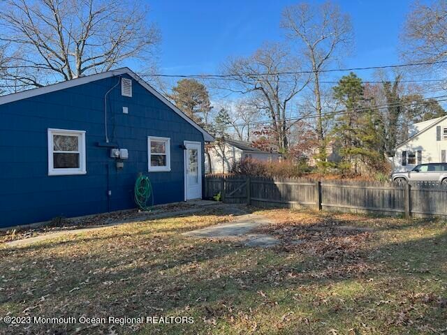 Building Photo - 300 E Arverne Ave