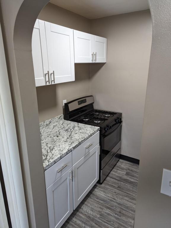 Building Photo - 2 James Pl