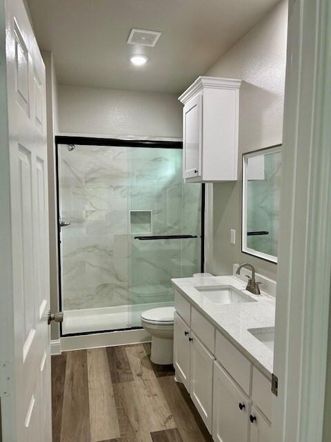 Main Bathroom - 2211 Wellington St