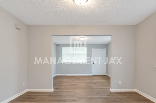 Foto del edificio - 1417 W 23rd St