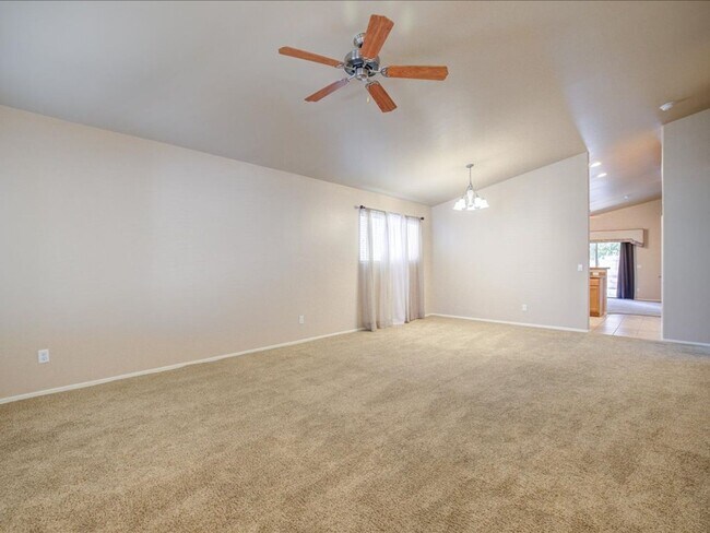 Building Photo - 4bed/2 Bath in Desert Willow Estates