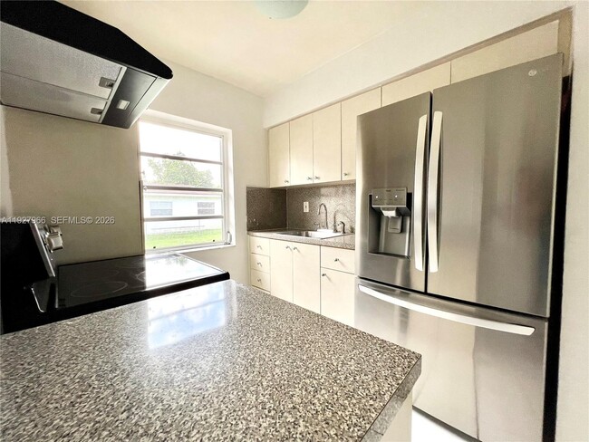 Foto del edificio - 6228 Taylor St