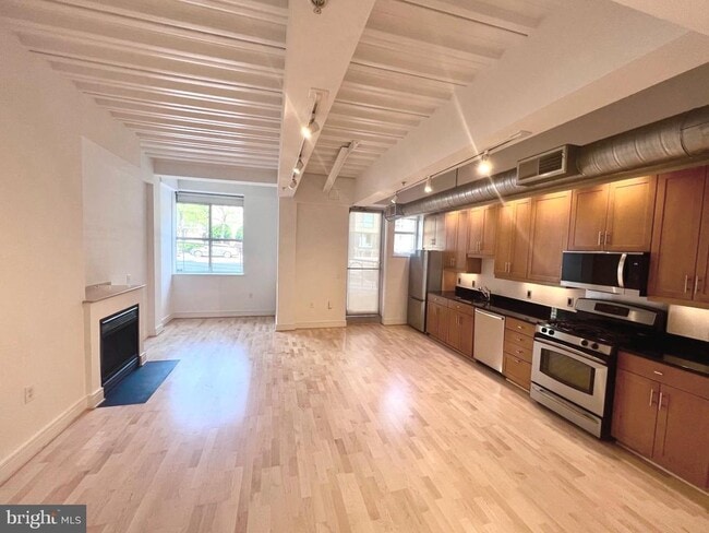 Building Photo - 1320 13th St NW