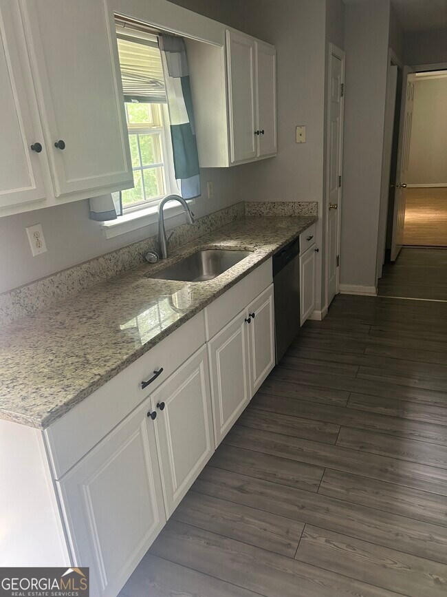 Foto del edificio - 5345 Kilroy Ln