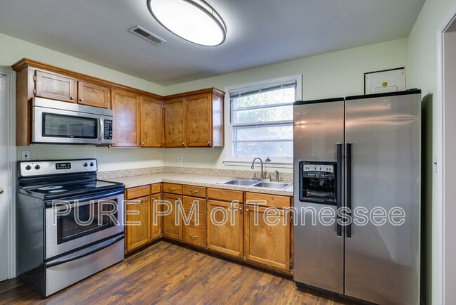 Building Photo - 214 Garwood Dr