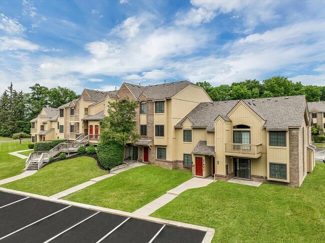 Foto del edificio - Saddle Creek Apartments