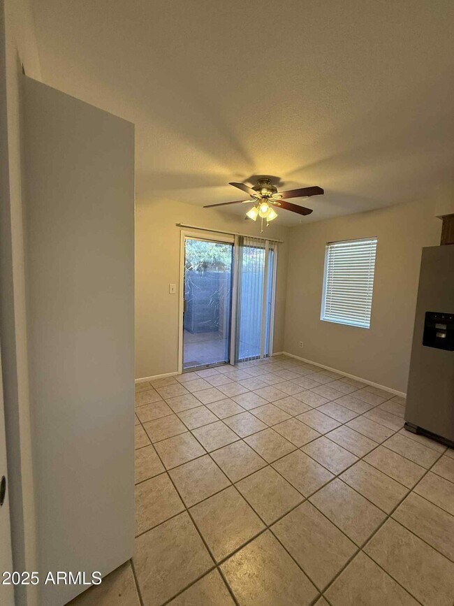 Foto del edificio - 99 N Cooper Rd