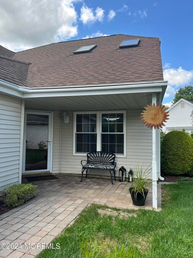 Foto del edificio - 172 Loganberry Ln