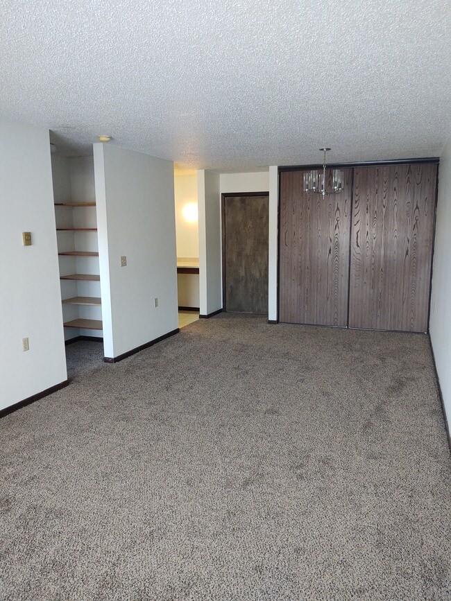 Entry way/living room - 808 Hills Ave