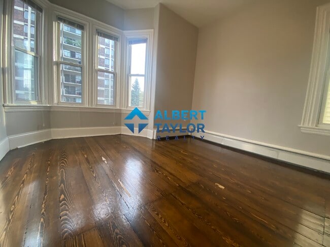 Building Photo - 1568 Tremont St