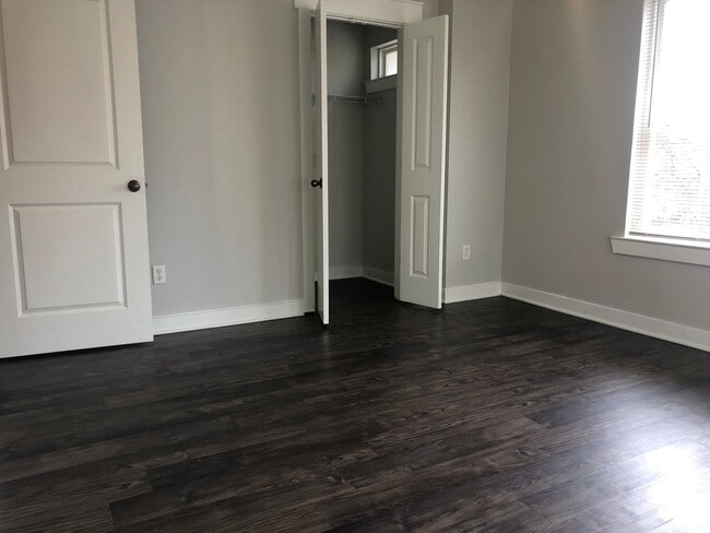 Building Photo - 1667 Parktown Pl