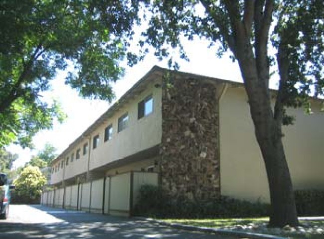 Foto del edificio - Laurel Glen Townhouse Apartments