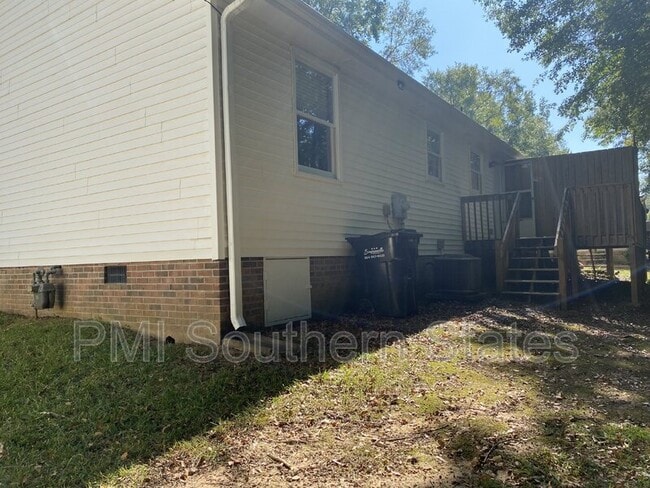Building Photo - 215 Jonesville Rd