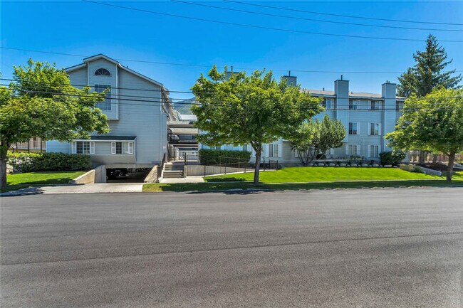 Building Photo - 642 N 200 E