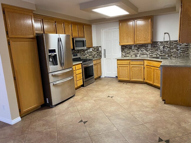 Building Photo - 1362 Avenida Arana