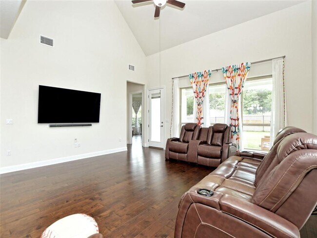Foto del edificio - 9703 Bayshore Bend