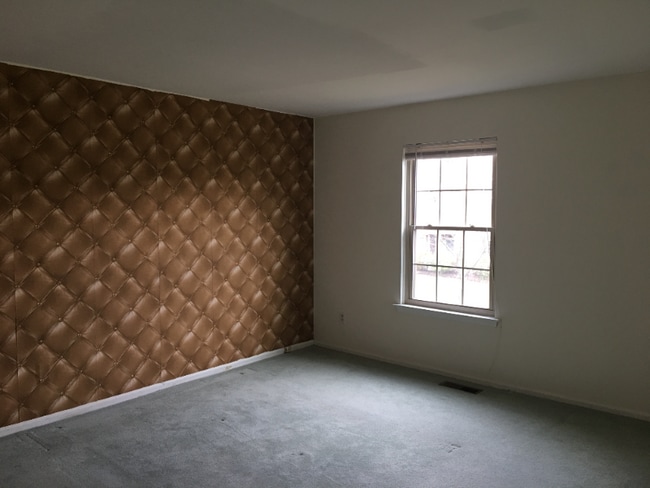 Building Photo - 140 Longfield Ct