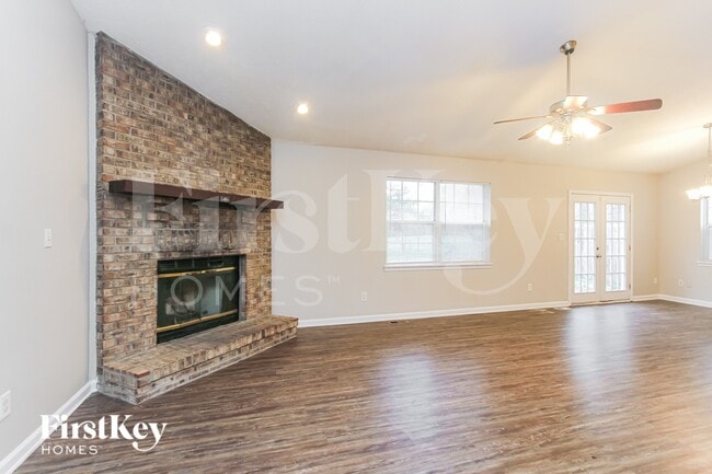 Building Photo - 2835 Greenview Way