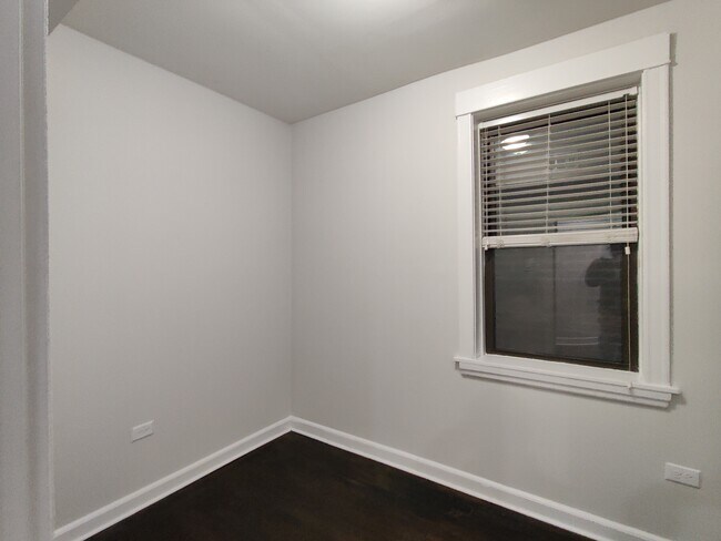 Foto del edificio - 1530 N Greenview Ave
