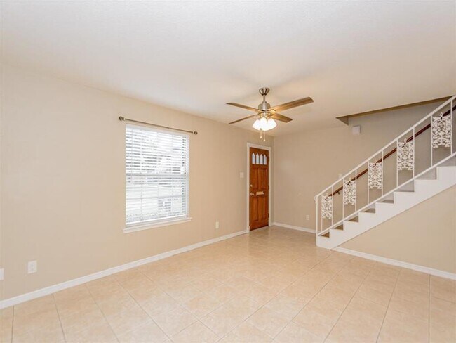 Foto del edificio - 1061 Willow Oaks Cir