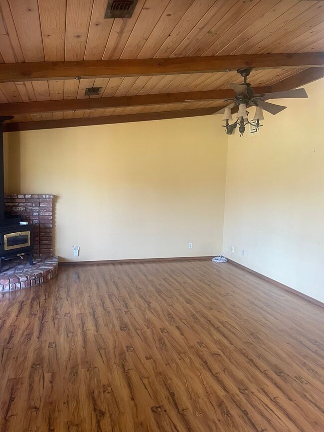 Building Photo - COMING SOON! 3/2.5 HOUSE POOL & LANDSCAPIN...