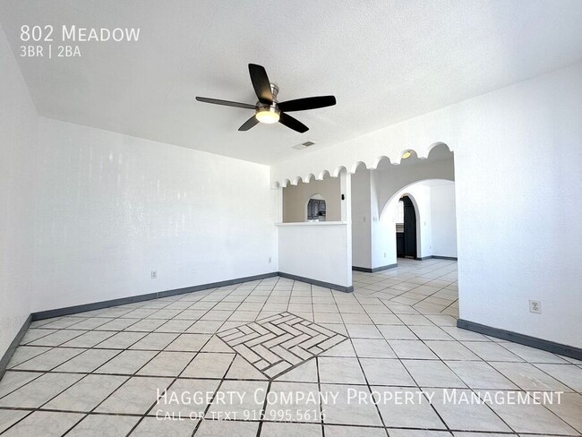 Foto del edificio - Far West El Paso 3bed/2bath Refrig A/C!