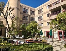 Foto del edificio - 5100 Overland Ave