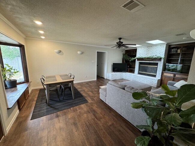 Building Photo - Updated 4-Bedroom Home in Frenship ISD