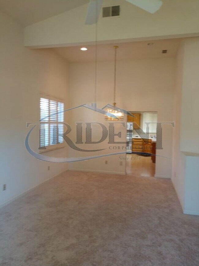 Foto del edificio - 3 bedroom, 2 bath house