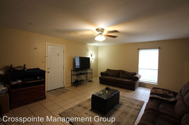 Foto del edificio - 2450 E 5th St