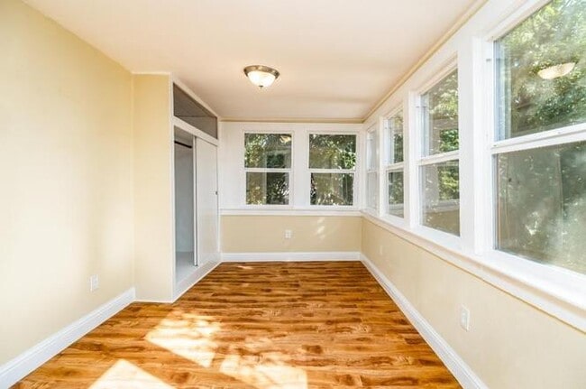 Foto del edificio - 312 W Main St