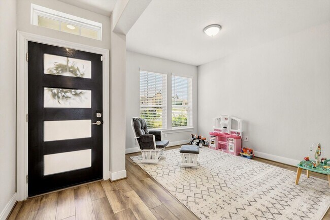 Foto del edificio - Elegant Living with Space to Spare | 4 Bed • 3.5 Bath