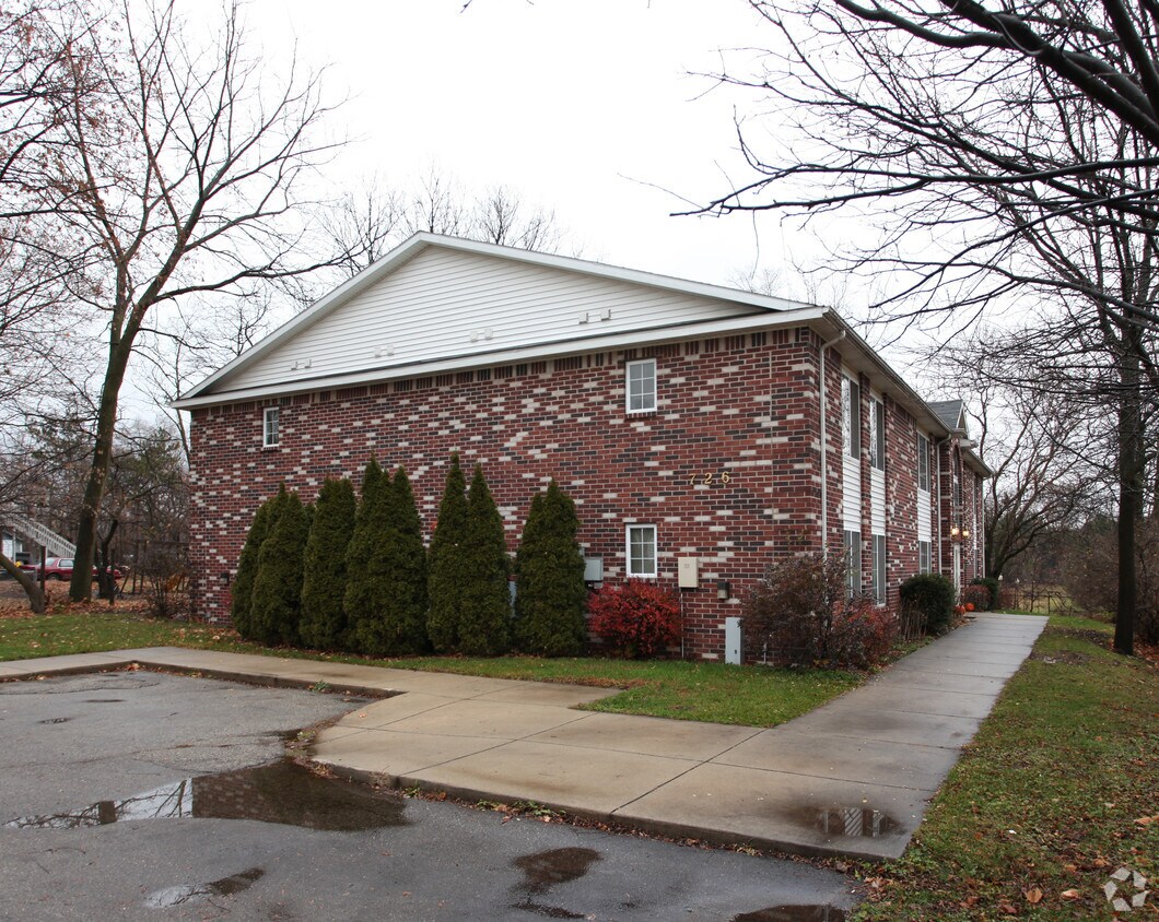 726 W Jefferson St, Grand Ledge, MI 48837 Apartments in Grand Ledge