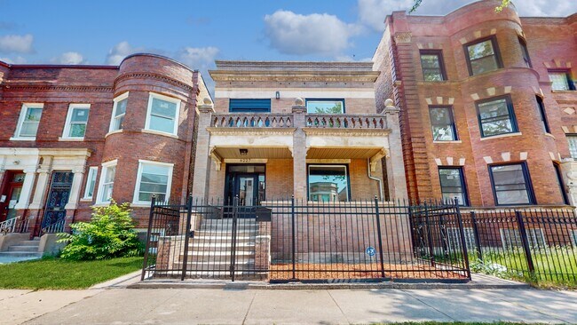 Foto del edificio - 6227 S Langley Ave