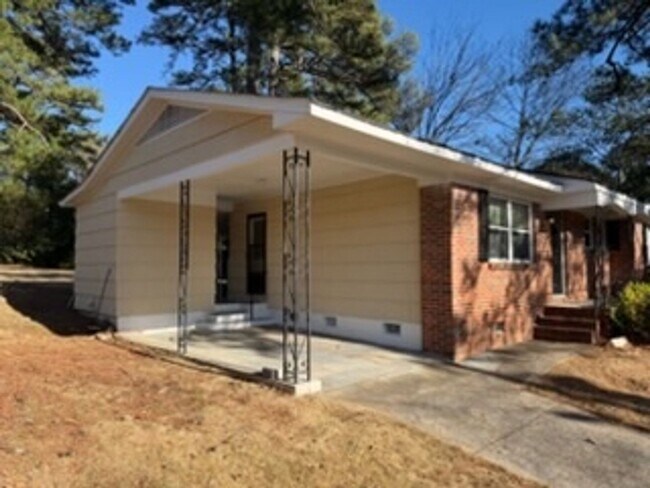 Foto del edificio - 3 Bedroom Newly Renovated Unit