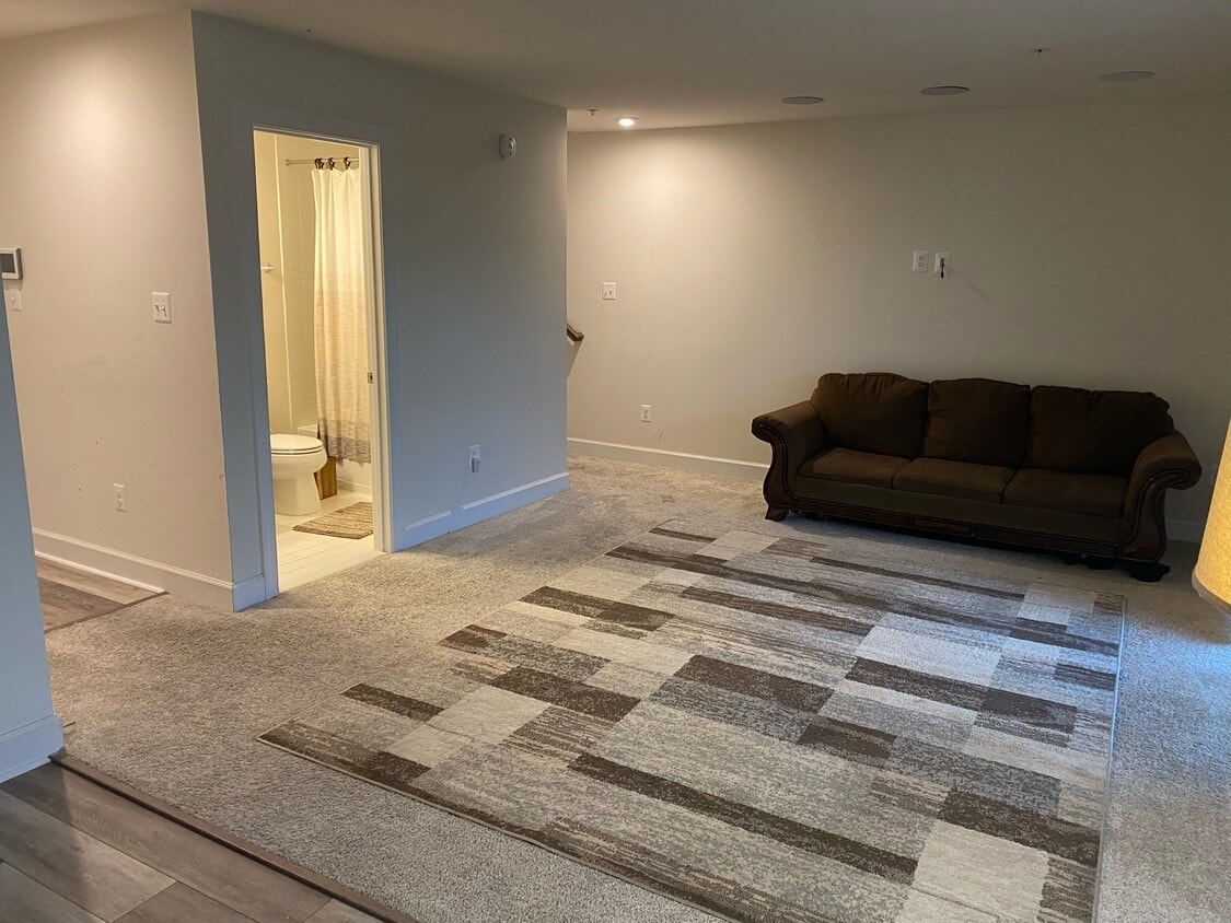 9740 Glassy Creek Way, Upper Marlboro, MD 20772 Townhome Rentals in