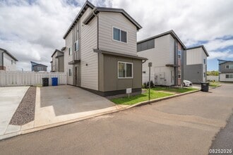 Building Photo - 91-3525-3525 Kamalie Mua St